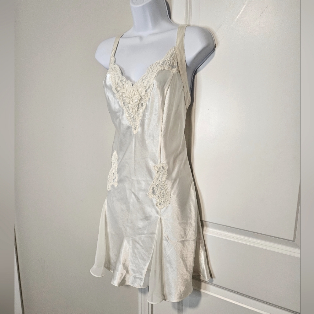 Vintage Victoria's Secret Bridal Sequin Applique Nightgown/Robe Set Sz Large